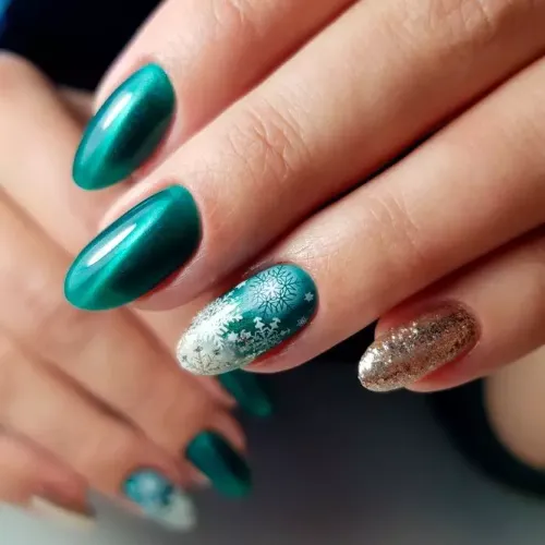 Emerald green Nails